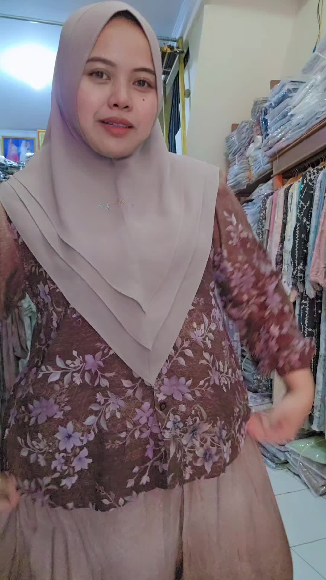 @Tiana store