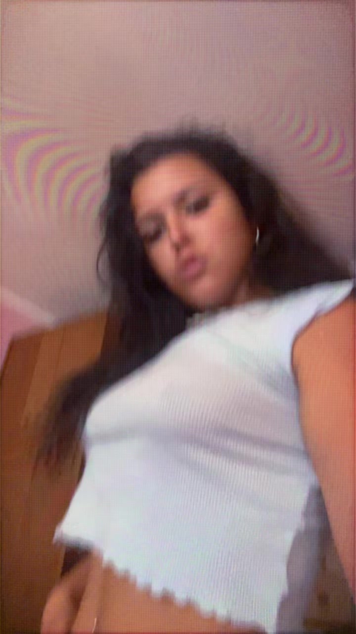 @neeveenica