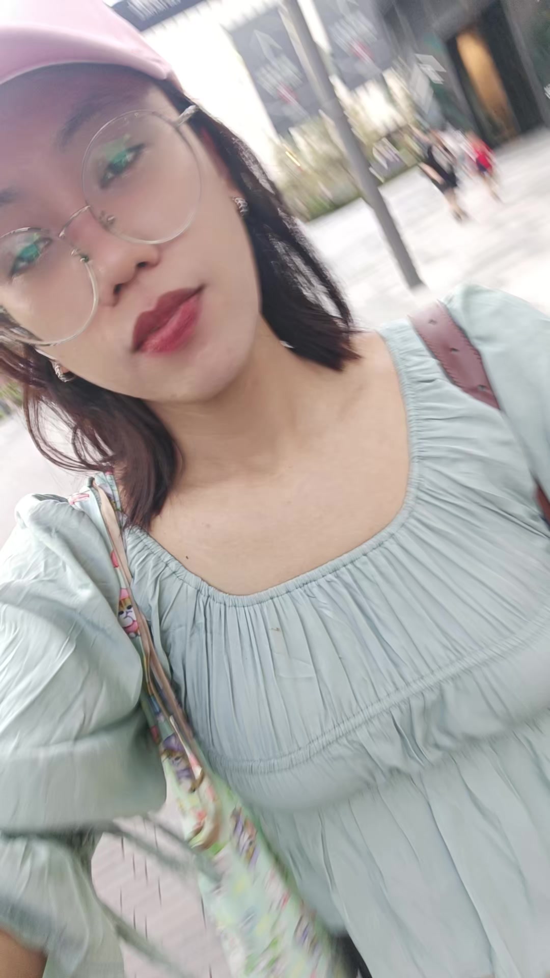 @Nini