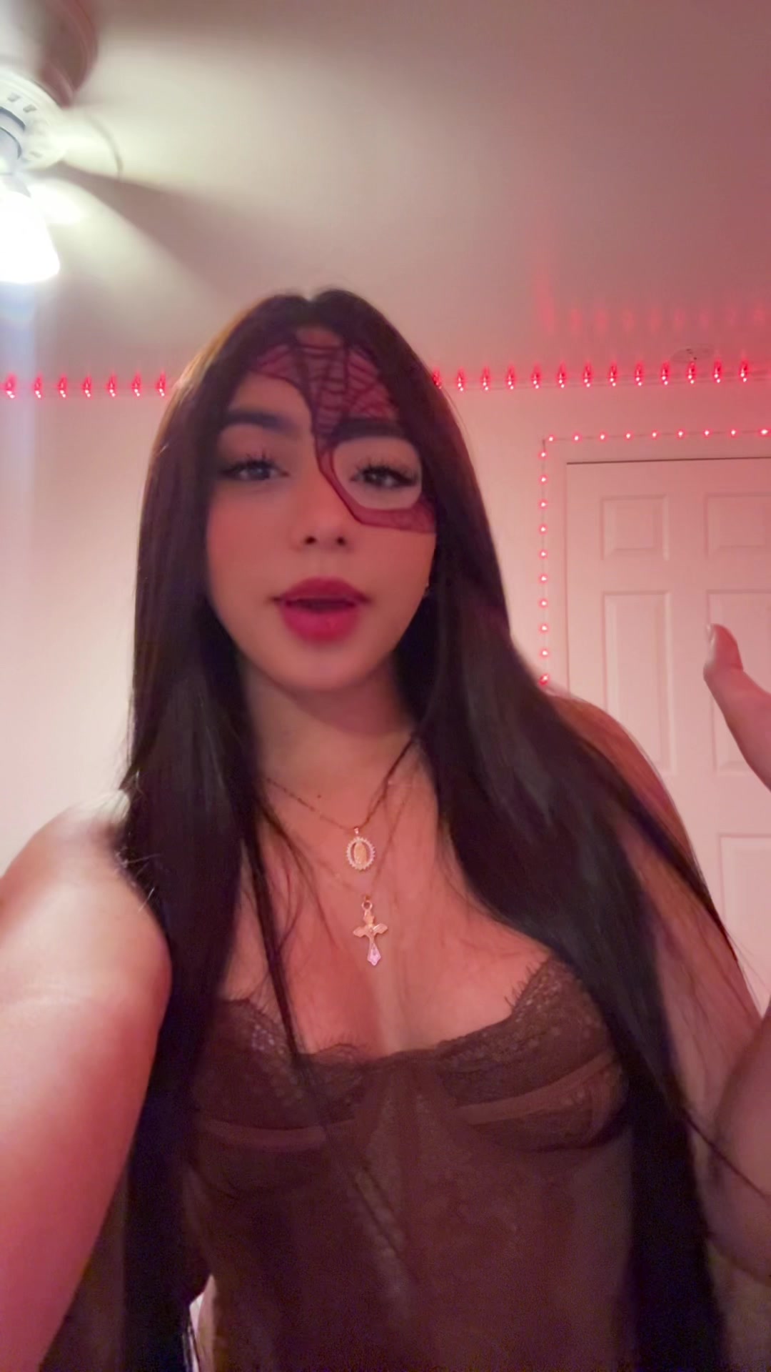 @VALERIA🦦