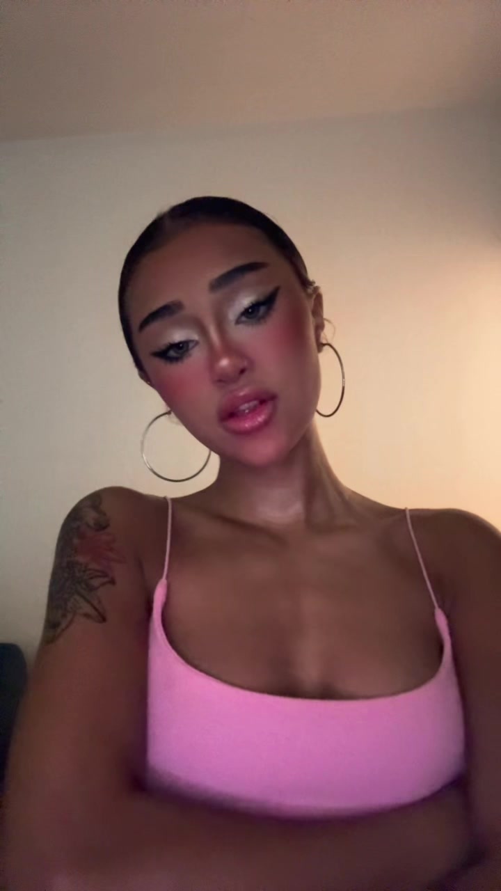 @hellenaslh