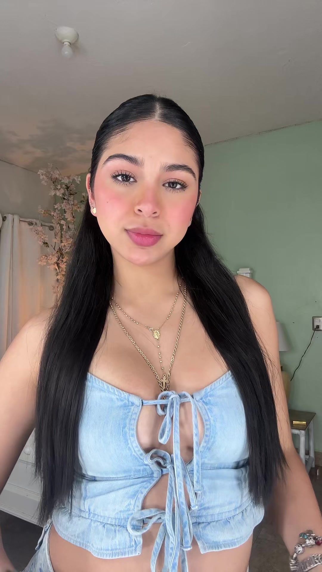 @crystalnevarez_