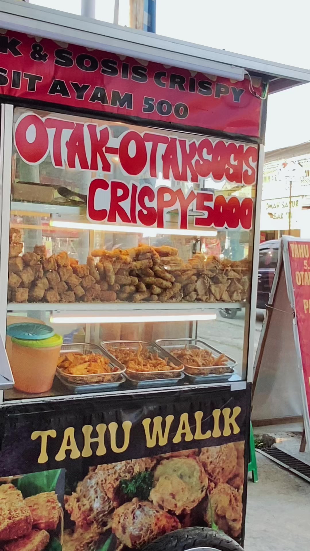 @OtakOtakCrispyRasya