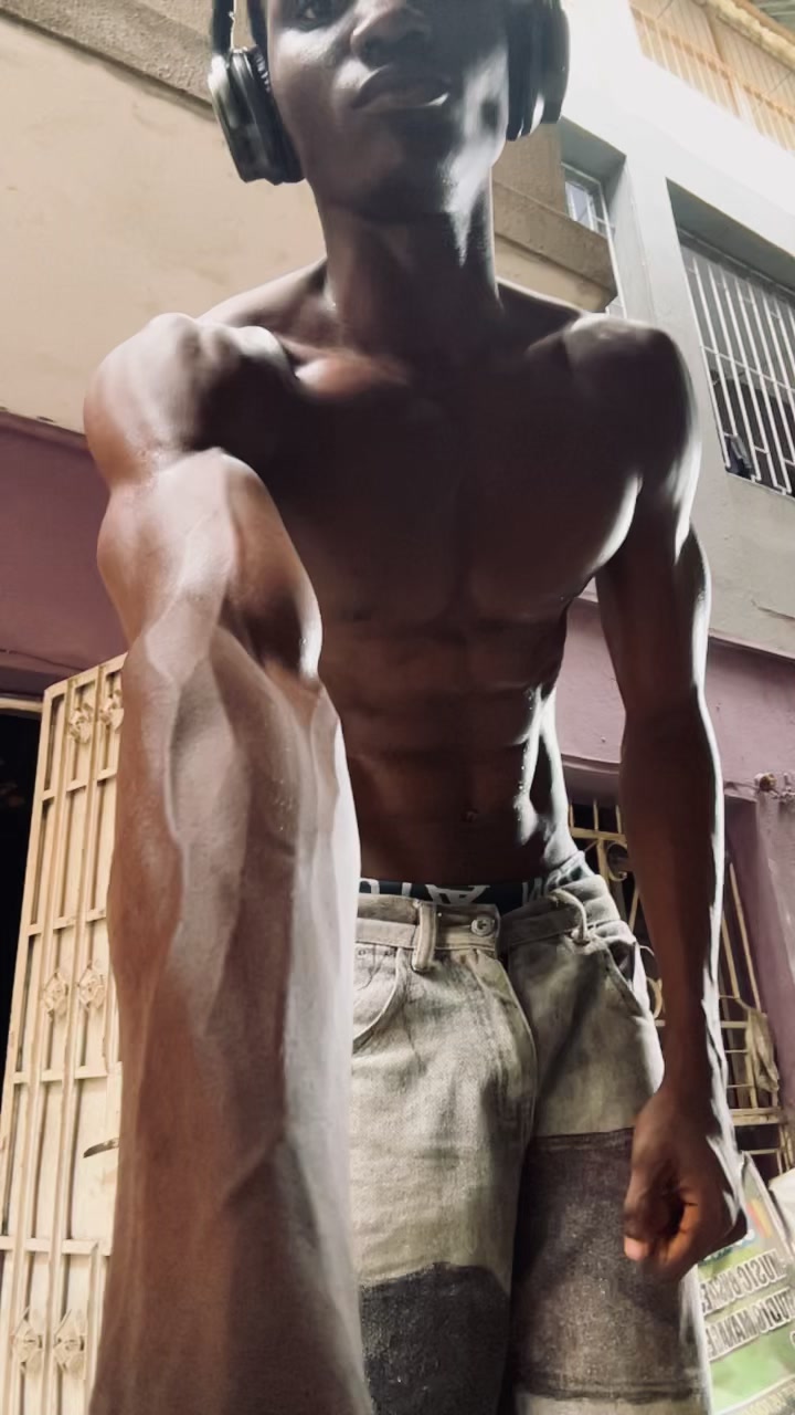 @blackgarou_