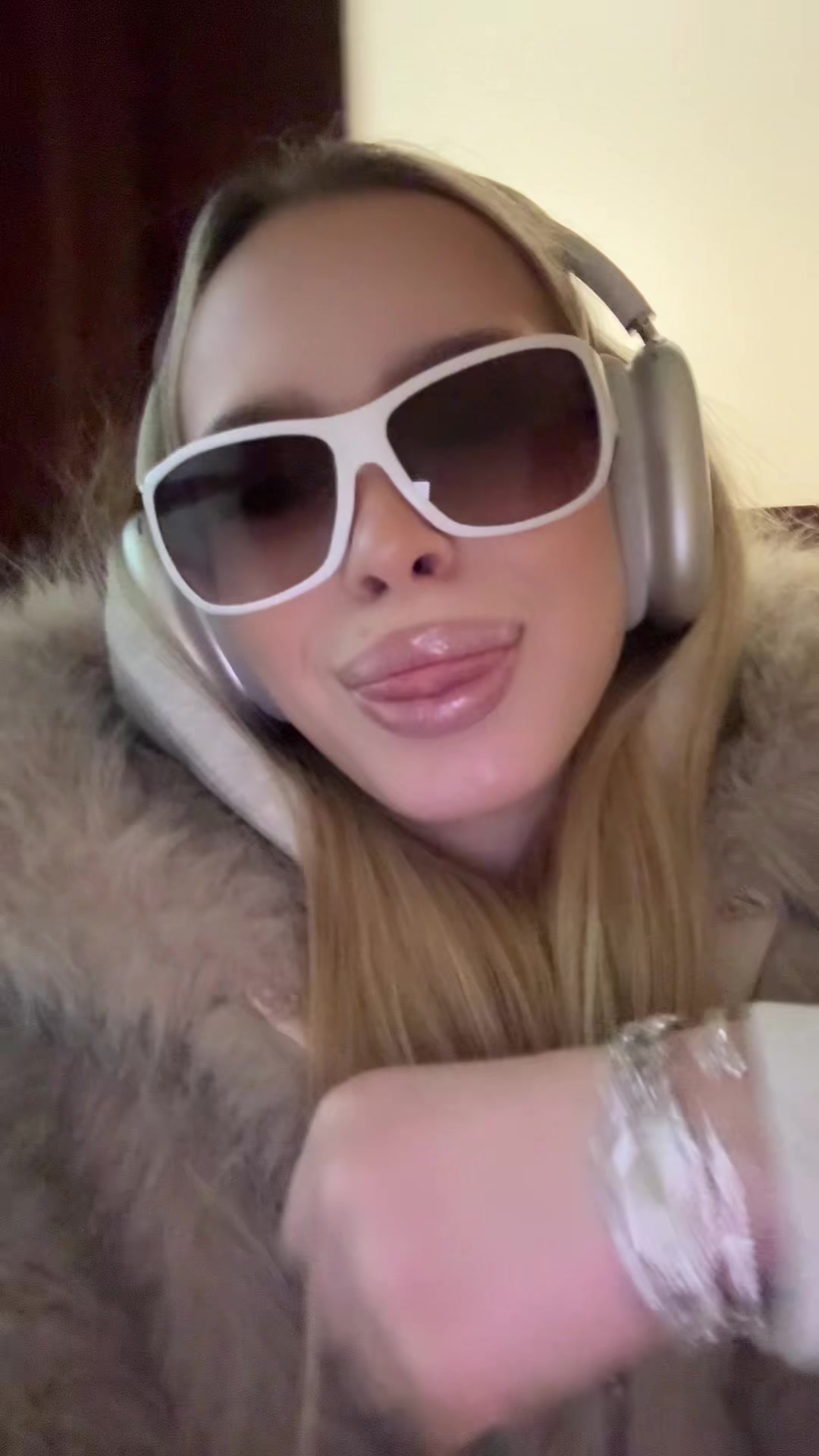 @lizzitak