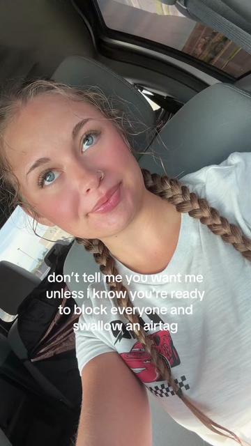 @petite.hippie