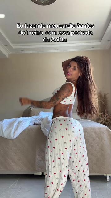 @Alineamorimooficial