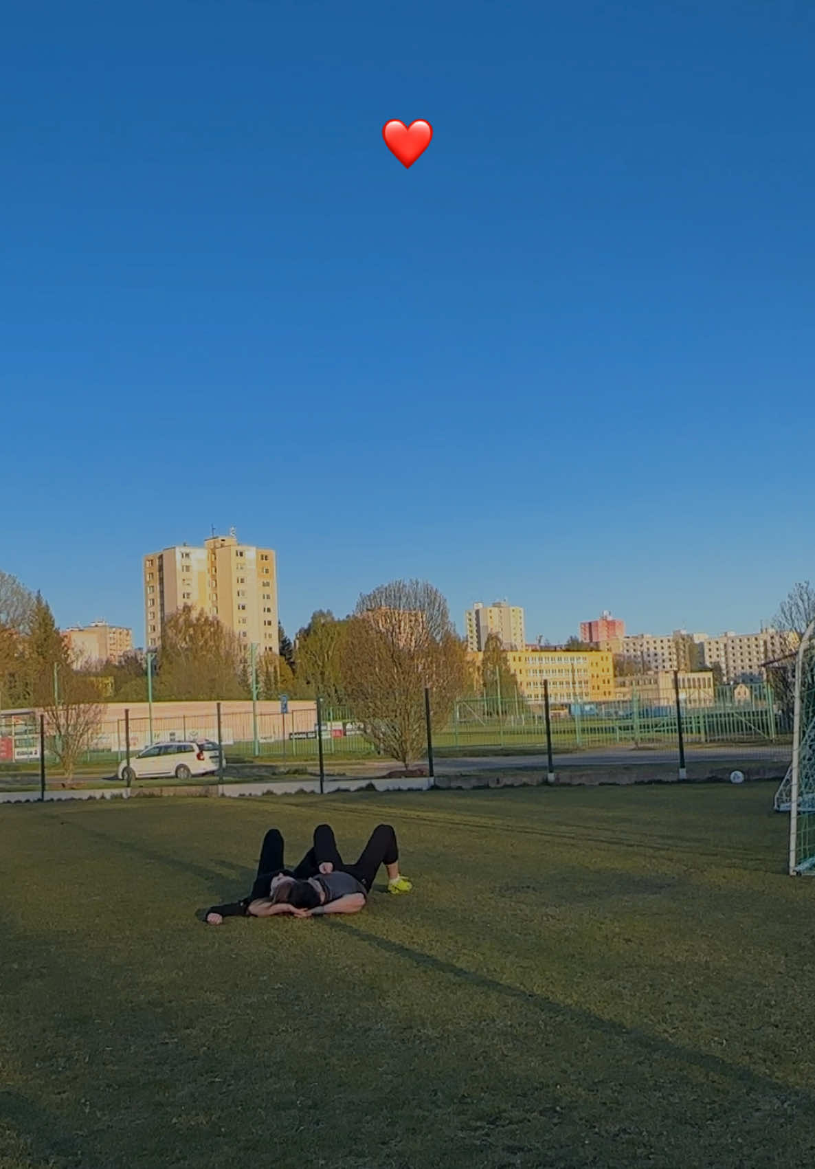 @𝒱