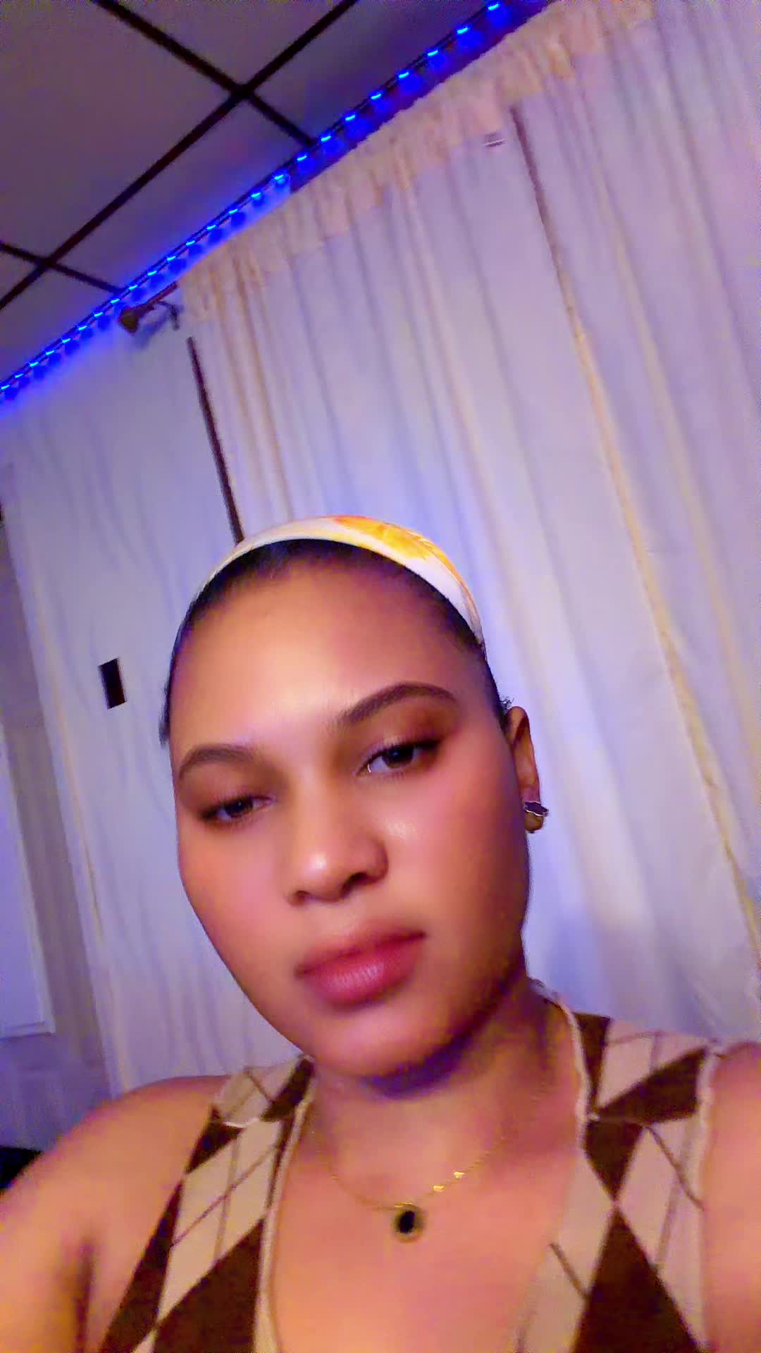@shelou