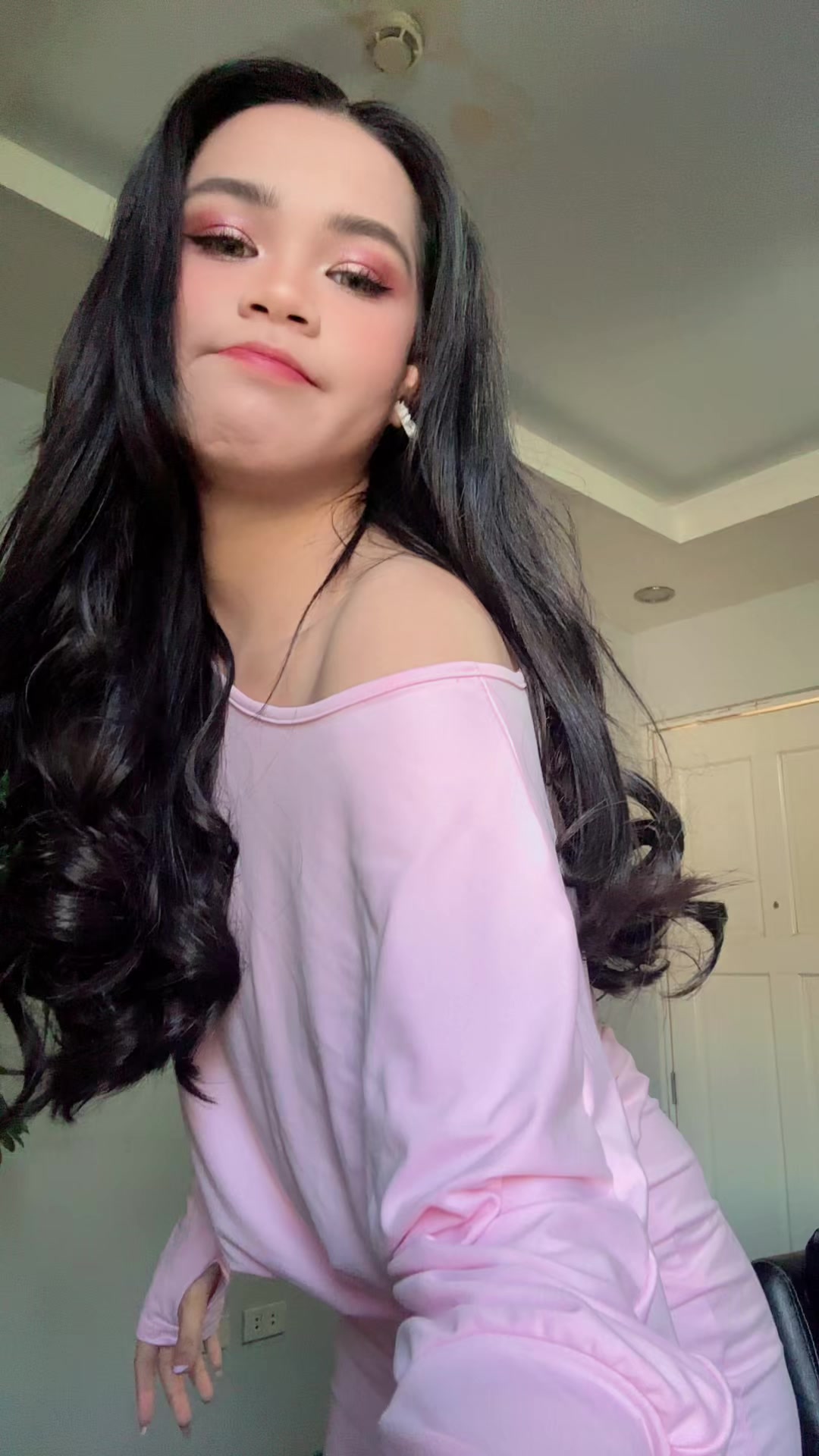 @helloyanila_