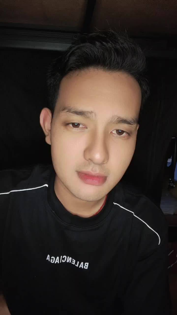 @🇲🇲K M T🇲🇾(တပ်ကုန်းသားလေး)