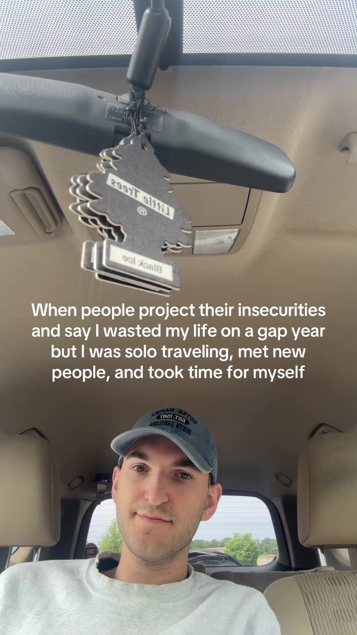 @Your traveling friend ✈️