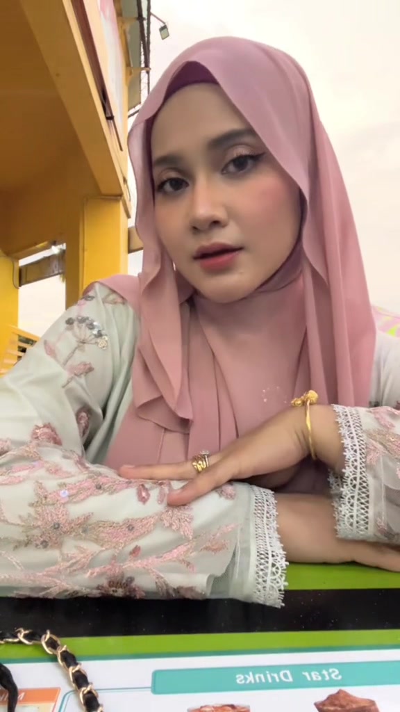 @Anita Baharom