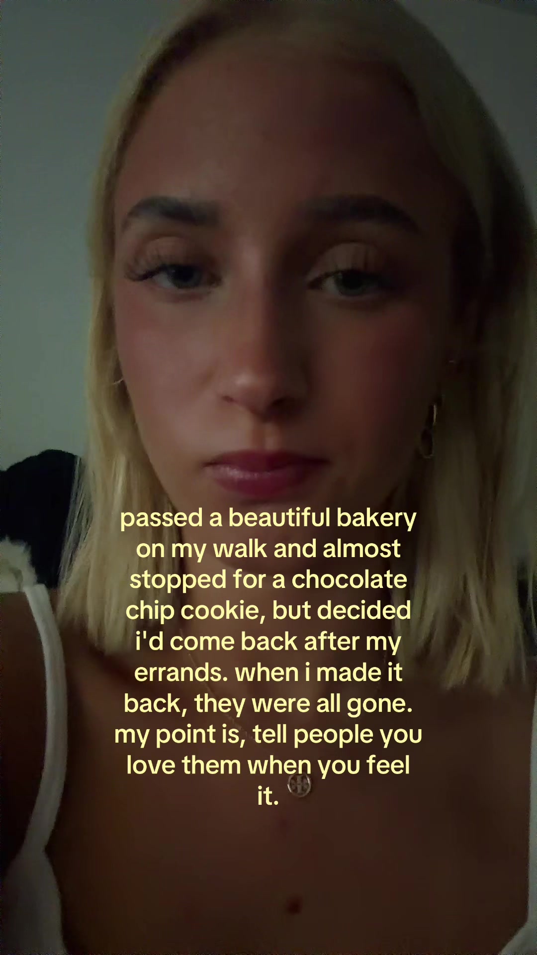 @theelliebarker