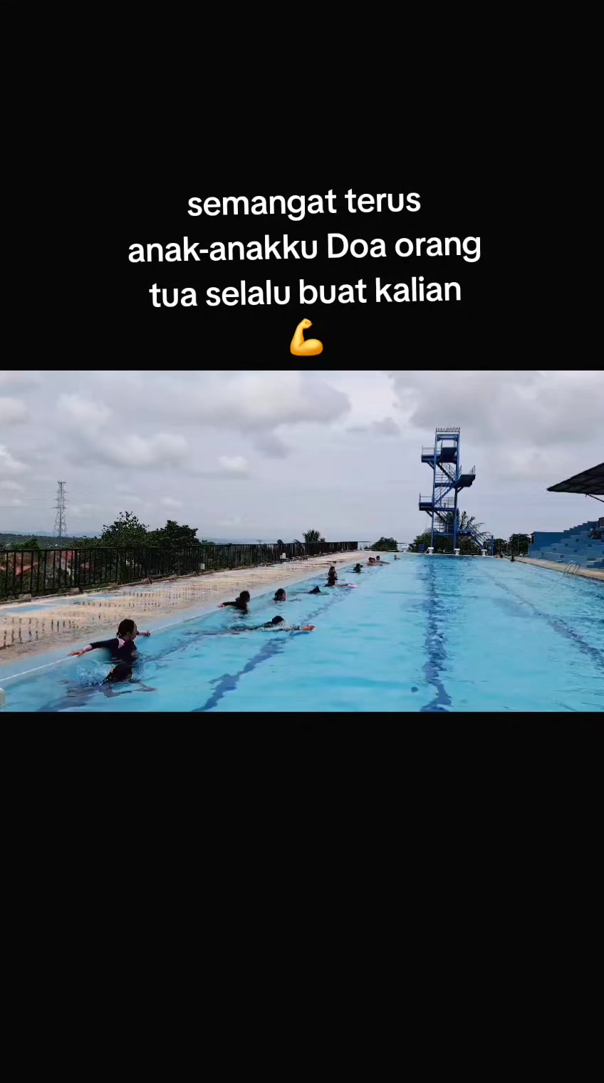@Ria swimming NTT