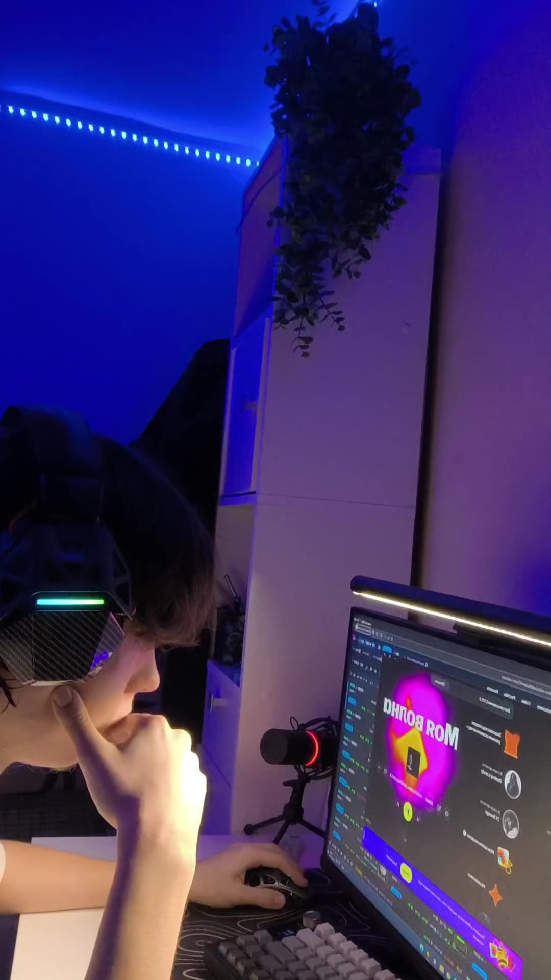 @t1ki
