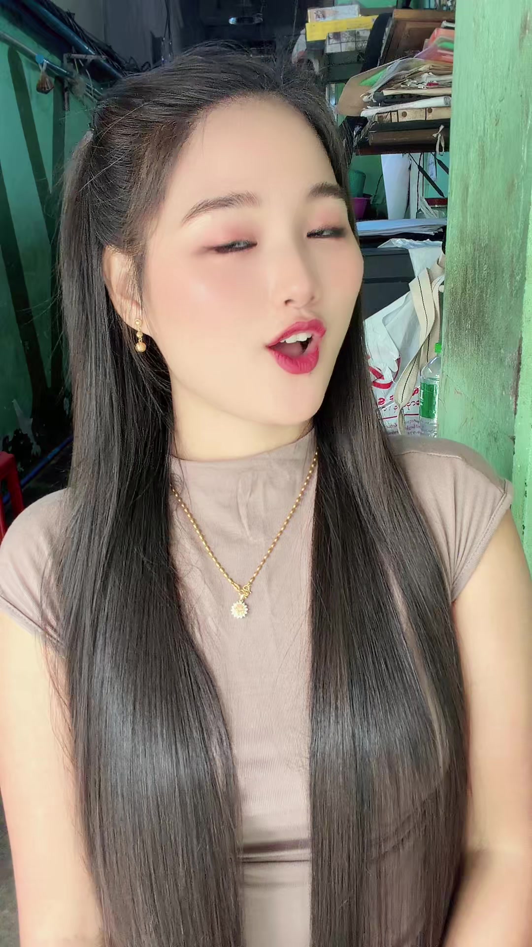 @May Zon Htet(ကသာသူလေးပါ)