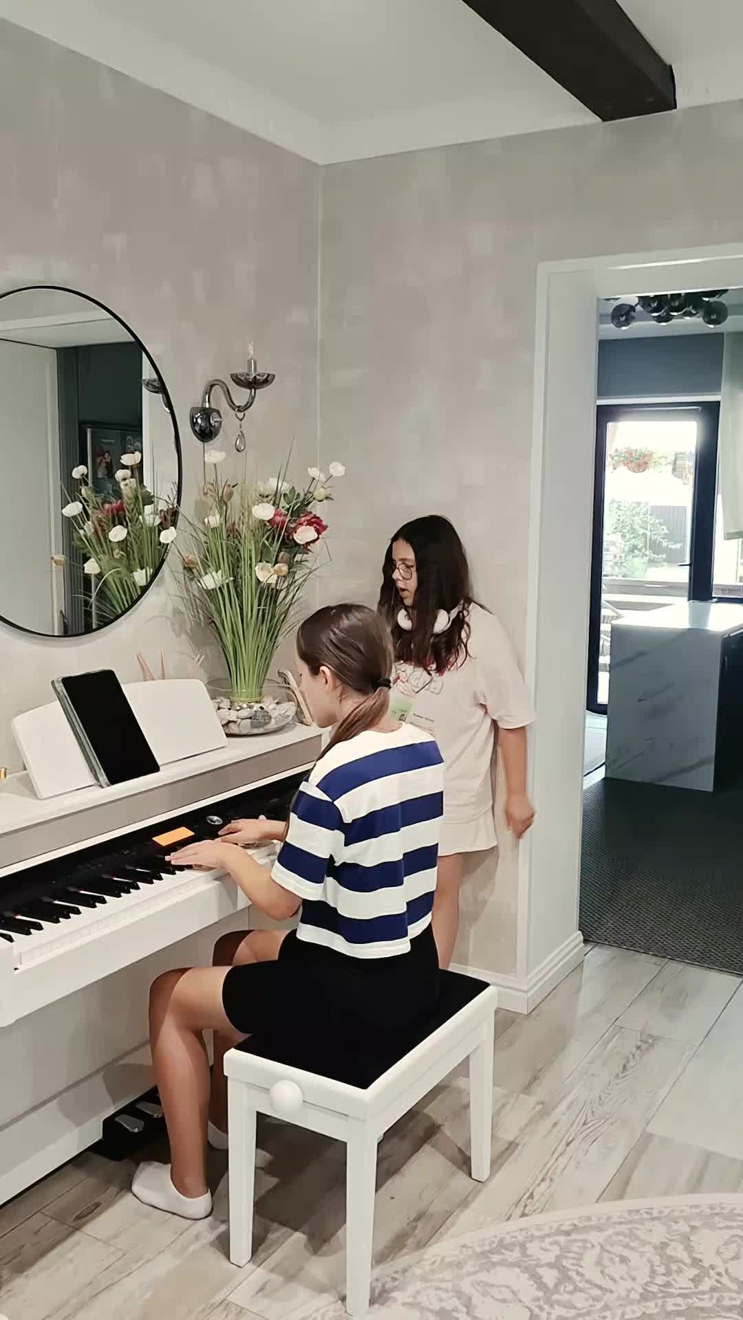 @Ana