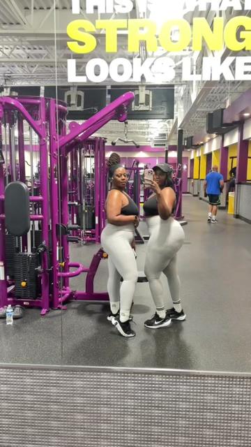 @Hercurvelifestyle + Fitness