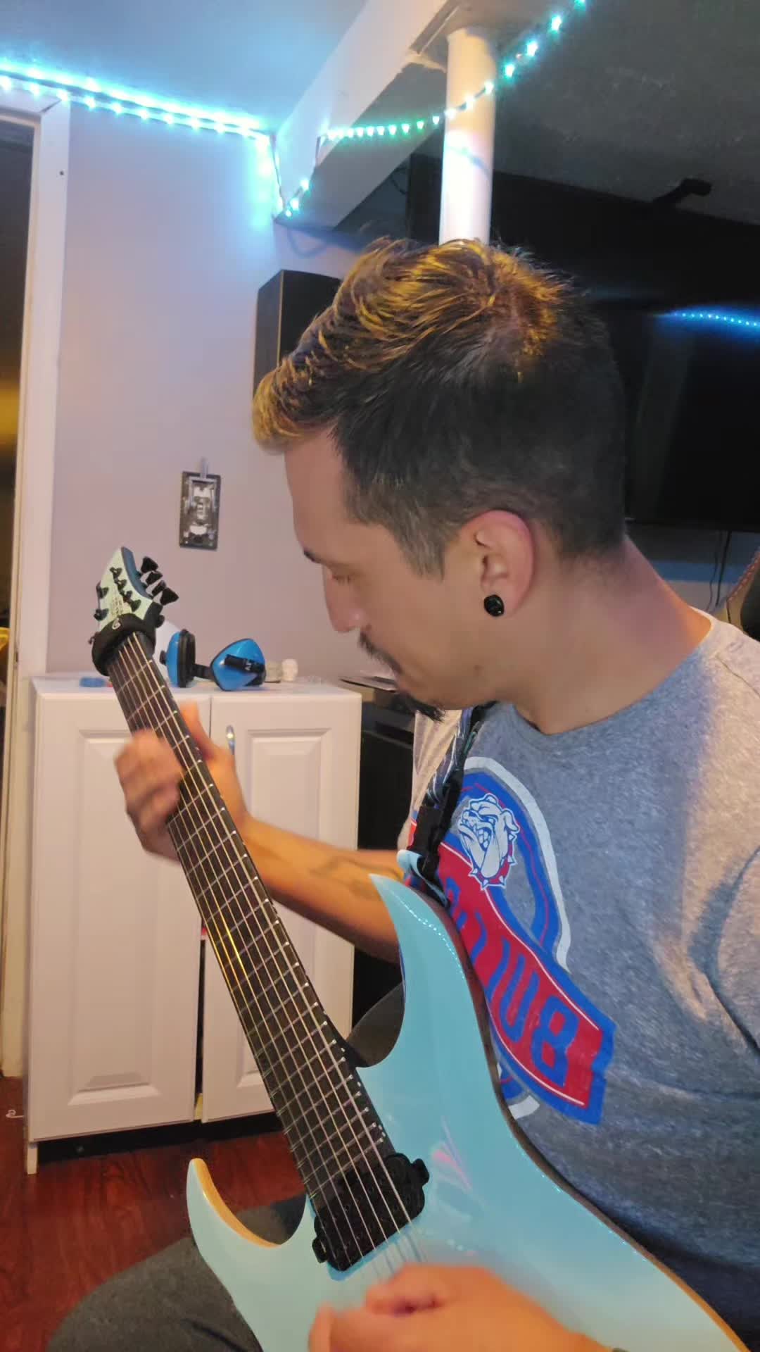 @zachyonguitar