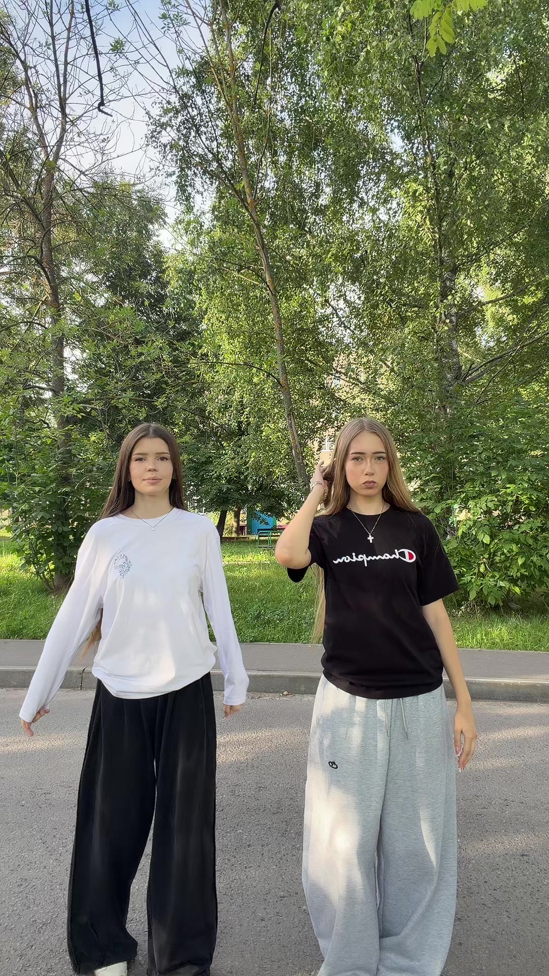 @👩🏼👩🏽