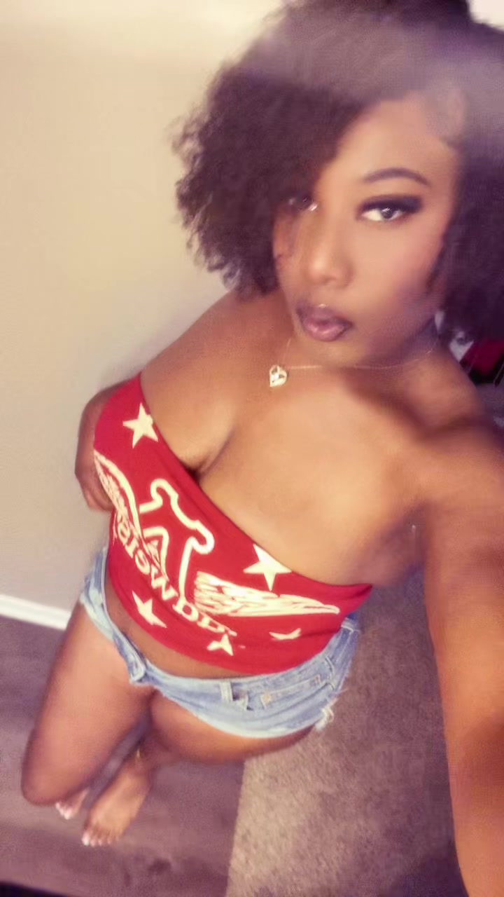 @nicoleee_