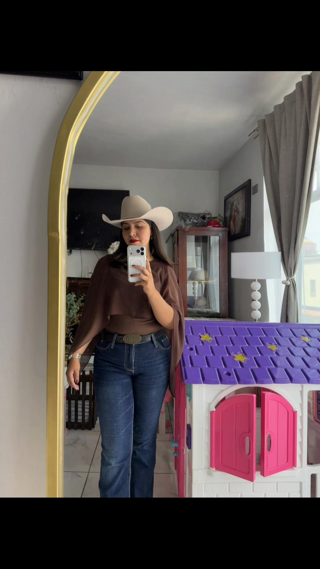 @pau_higareda