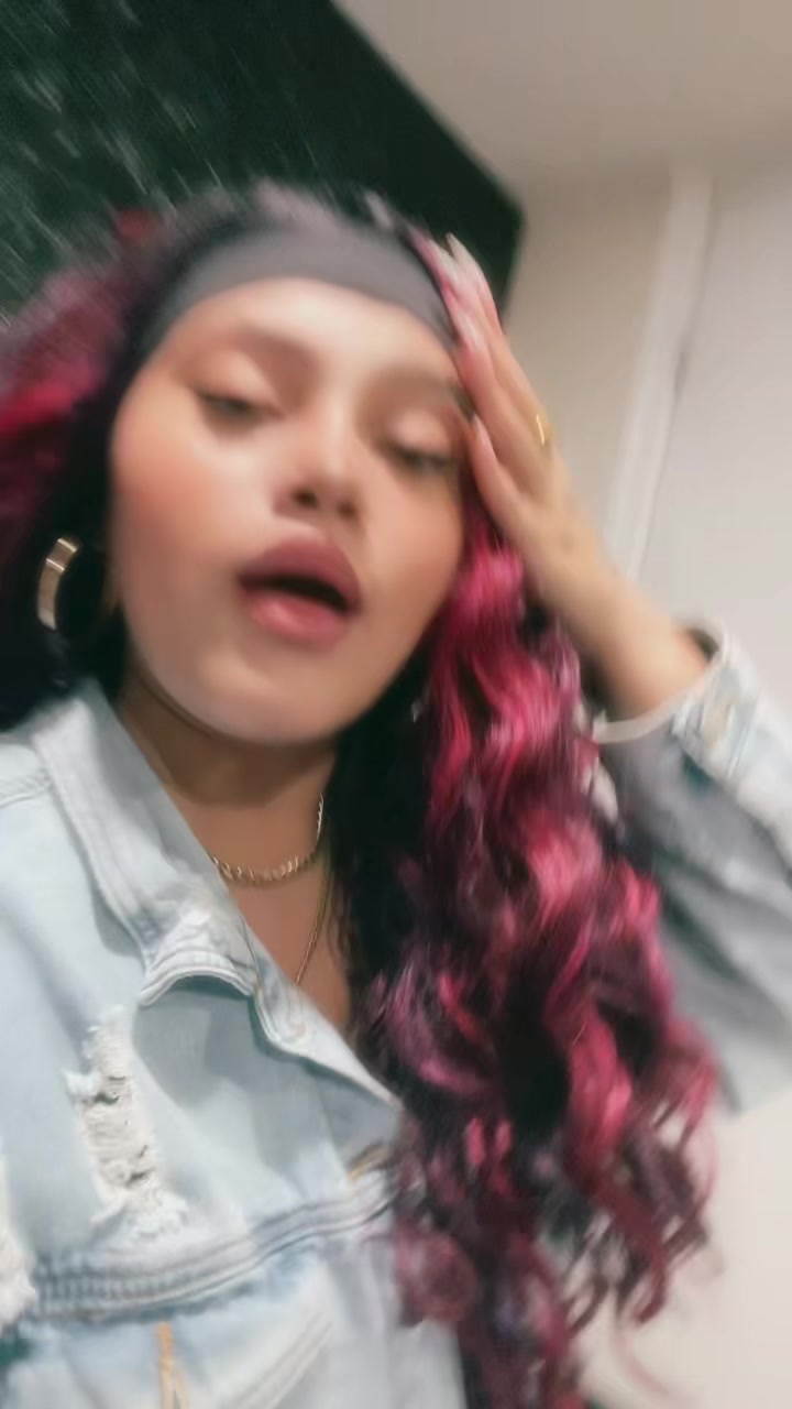 @La_reyna๐จ๐ด