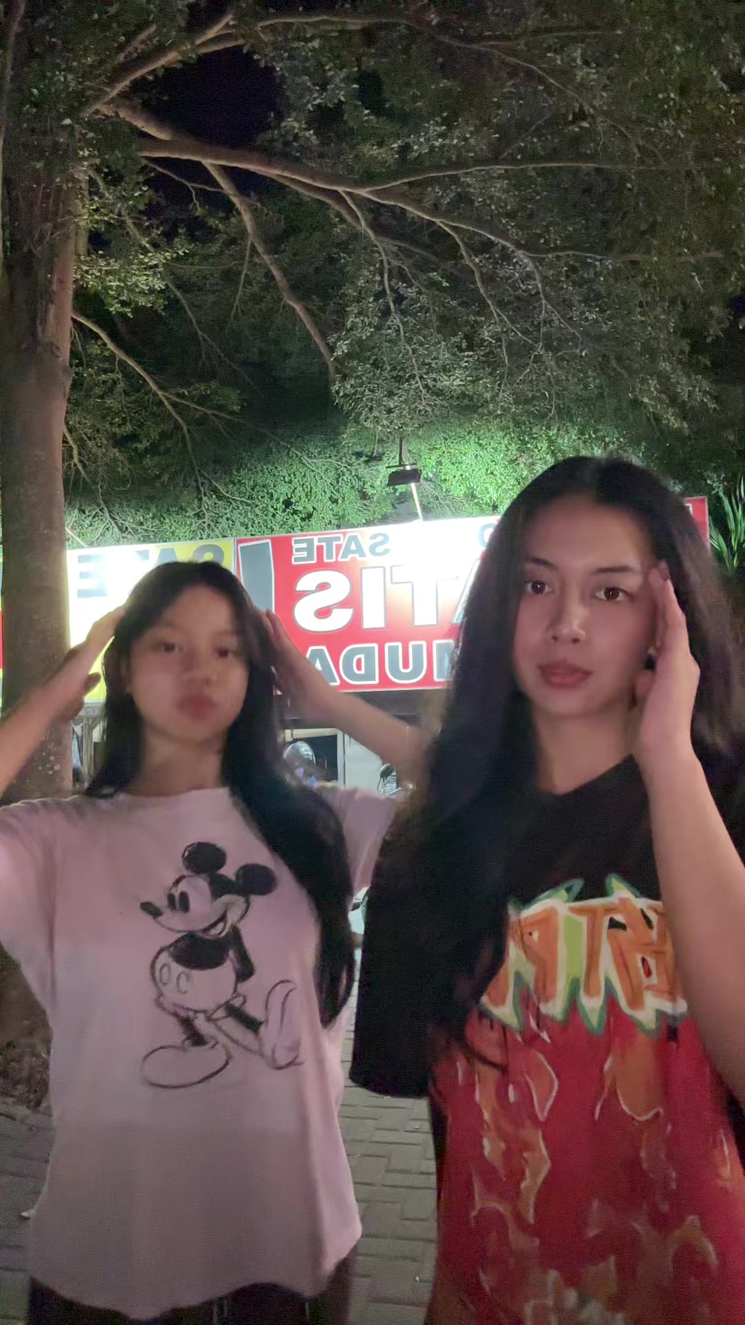 @Biawakk