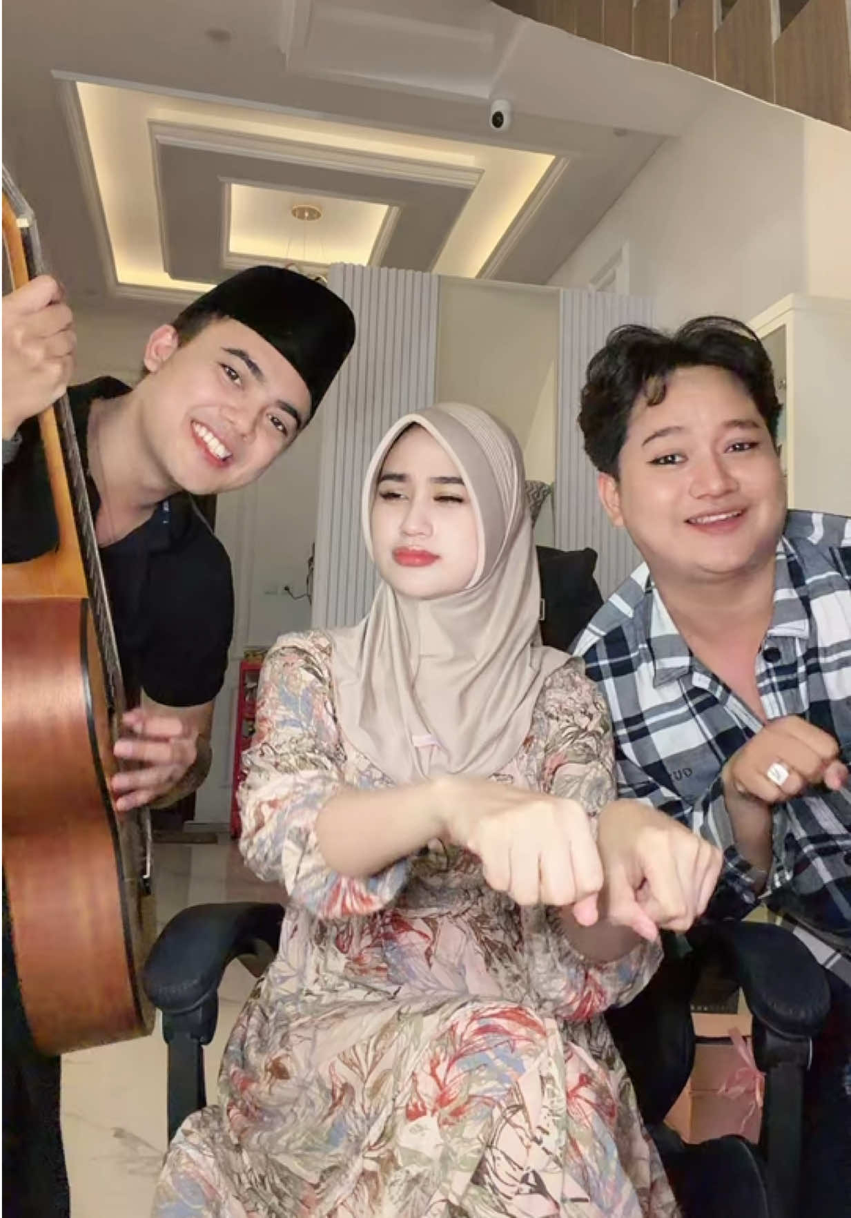 @ABINYA ZOYA