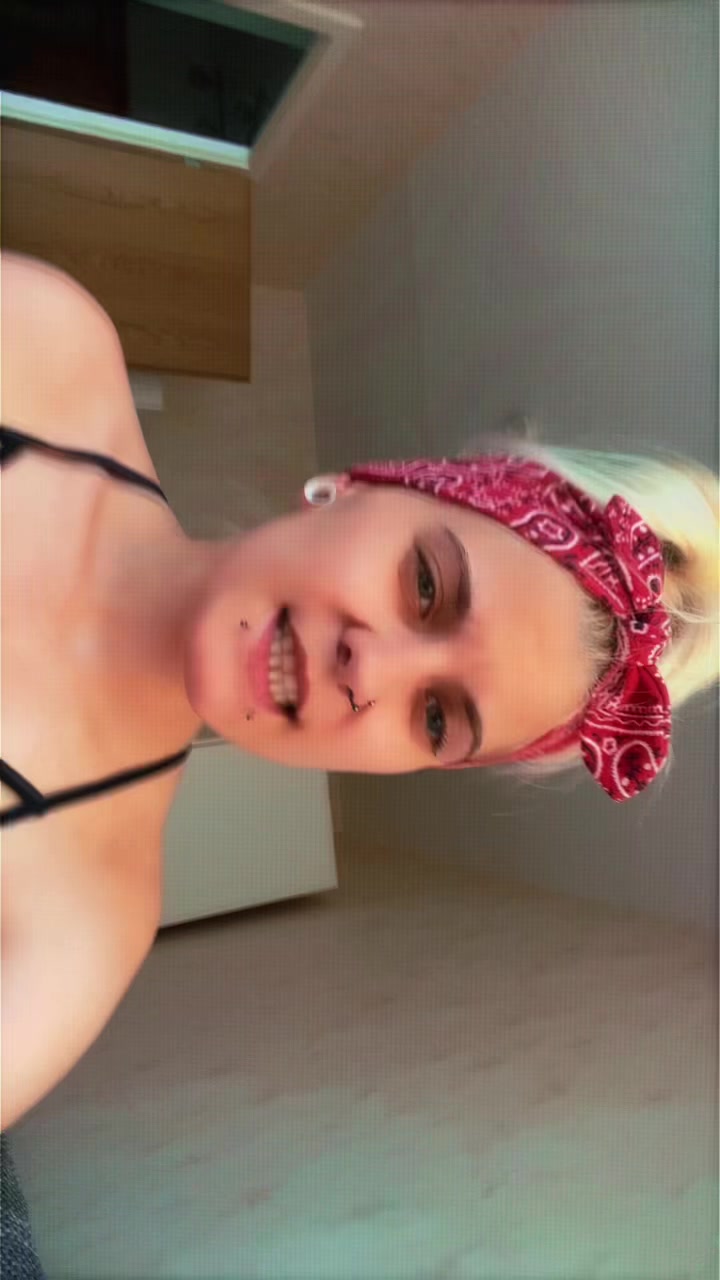 @Celine_cz