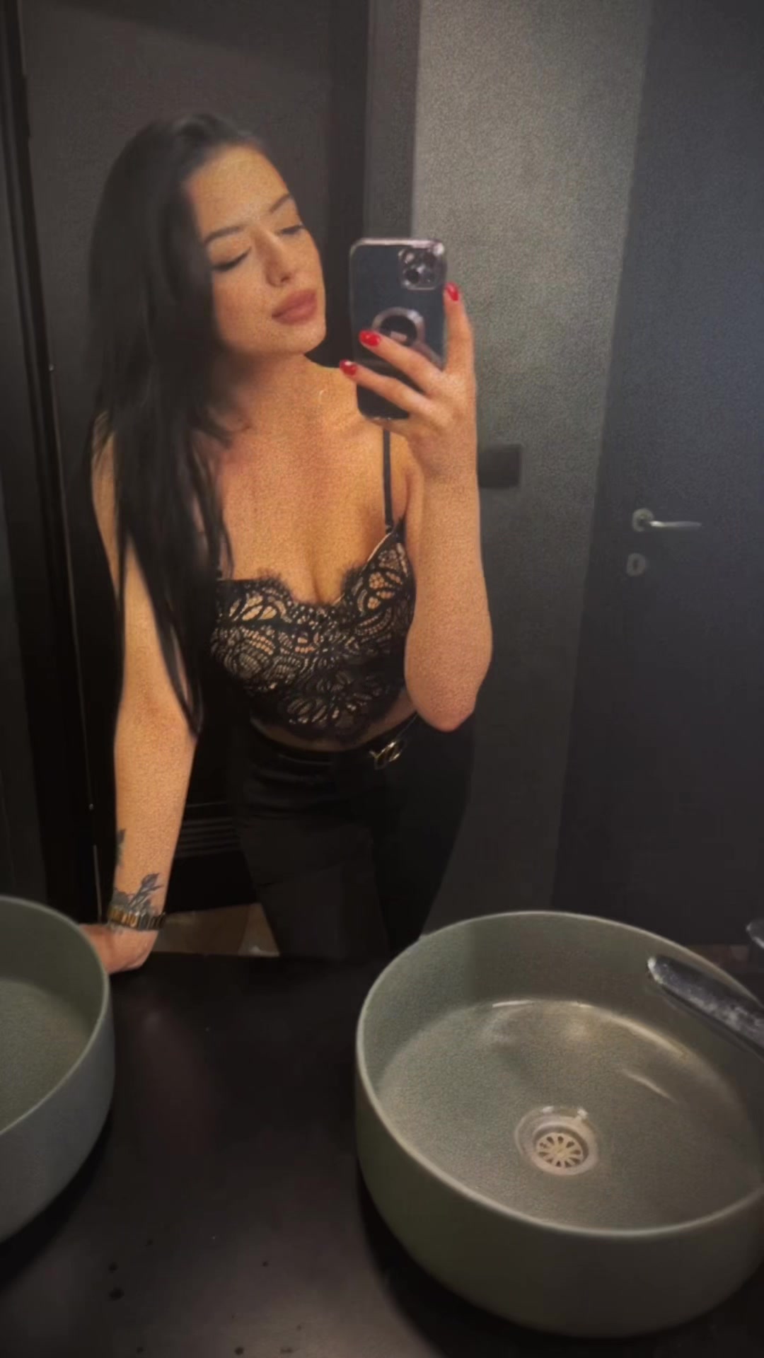 @Ana 🪽