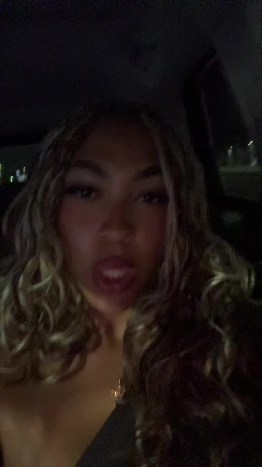 @😬💋