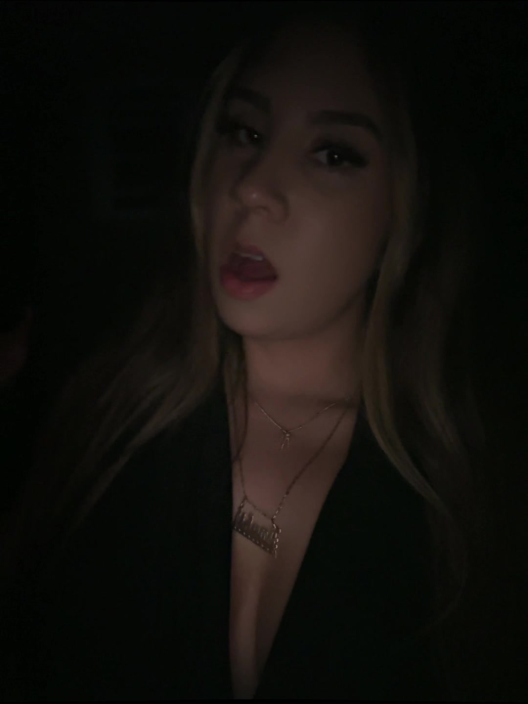 @𝒜𝓃𝒶𝒽𝒾 🩰