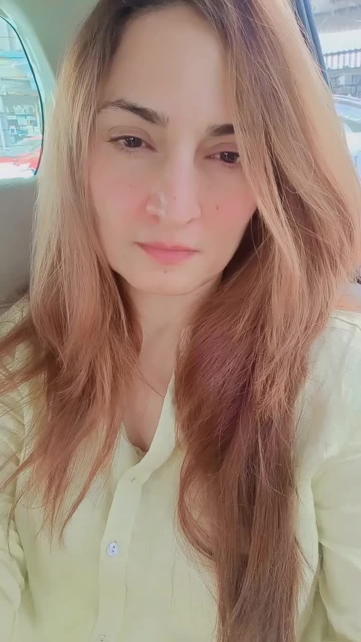 @Hina Khan