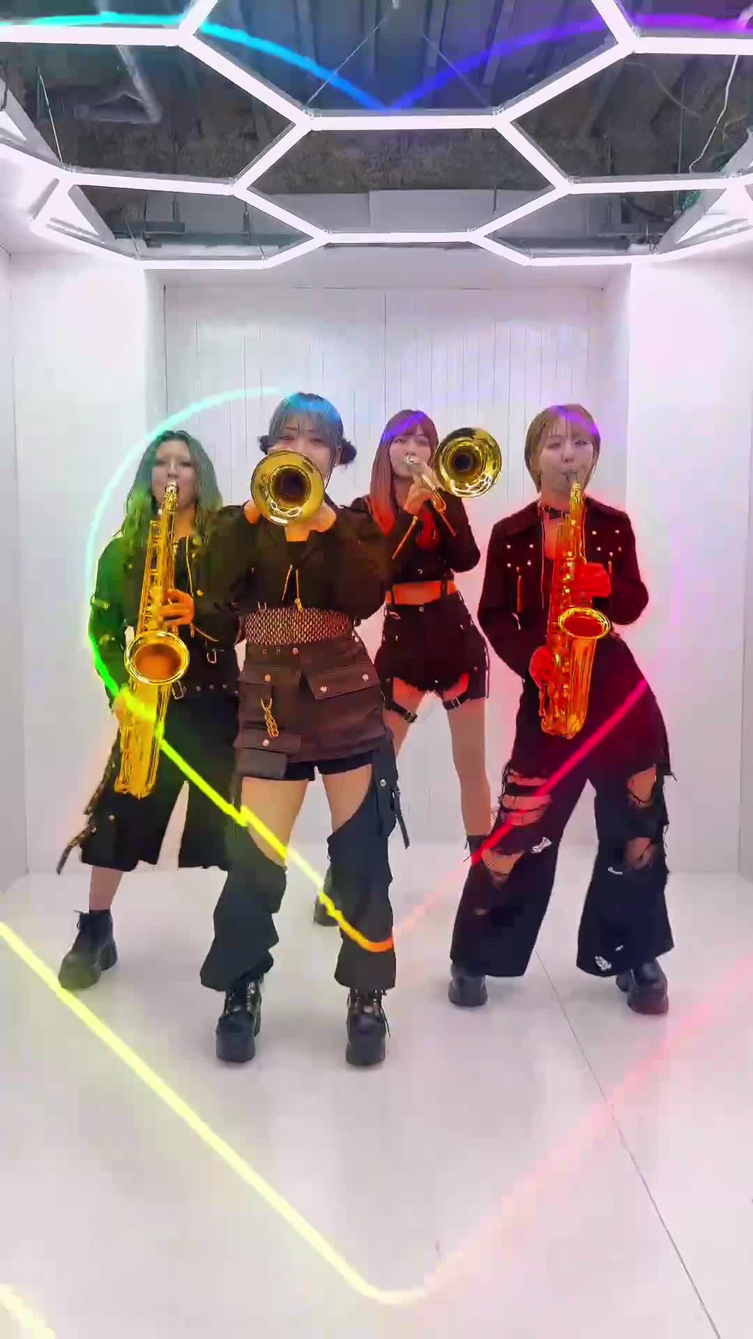 @MOS