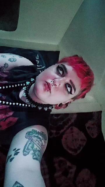 @Sar 🦇 🩸