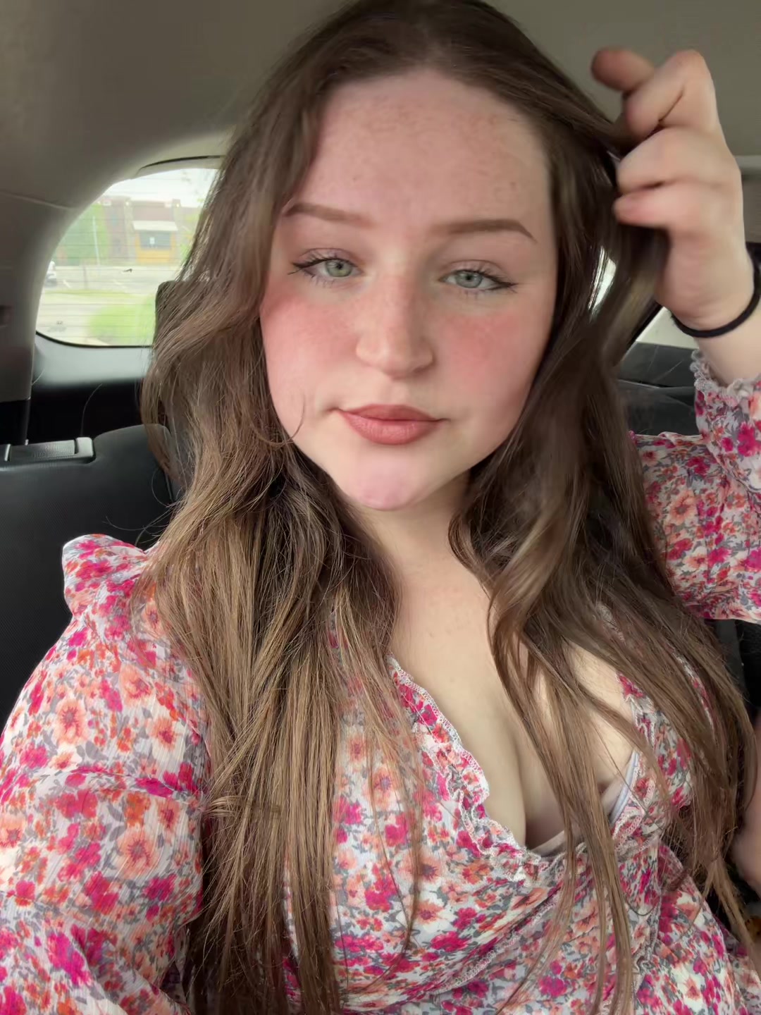 @🐝