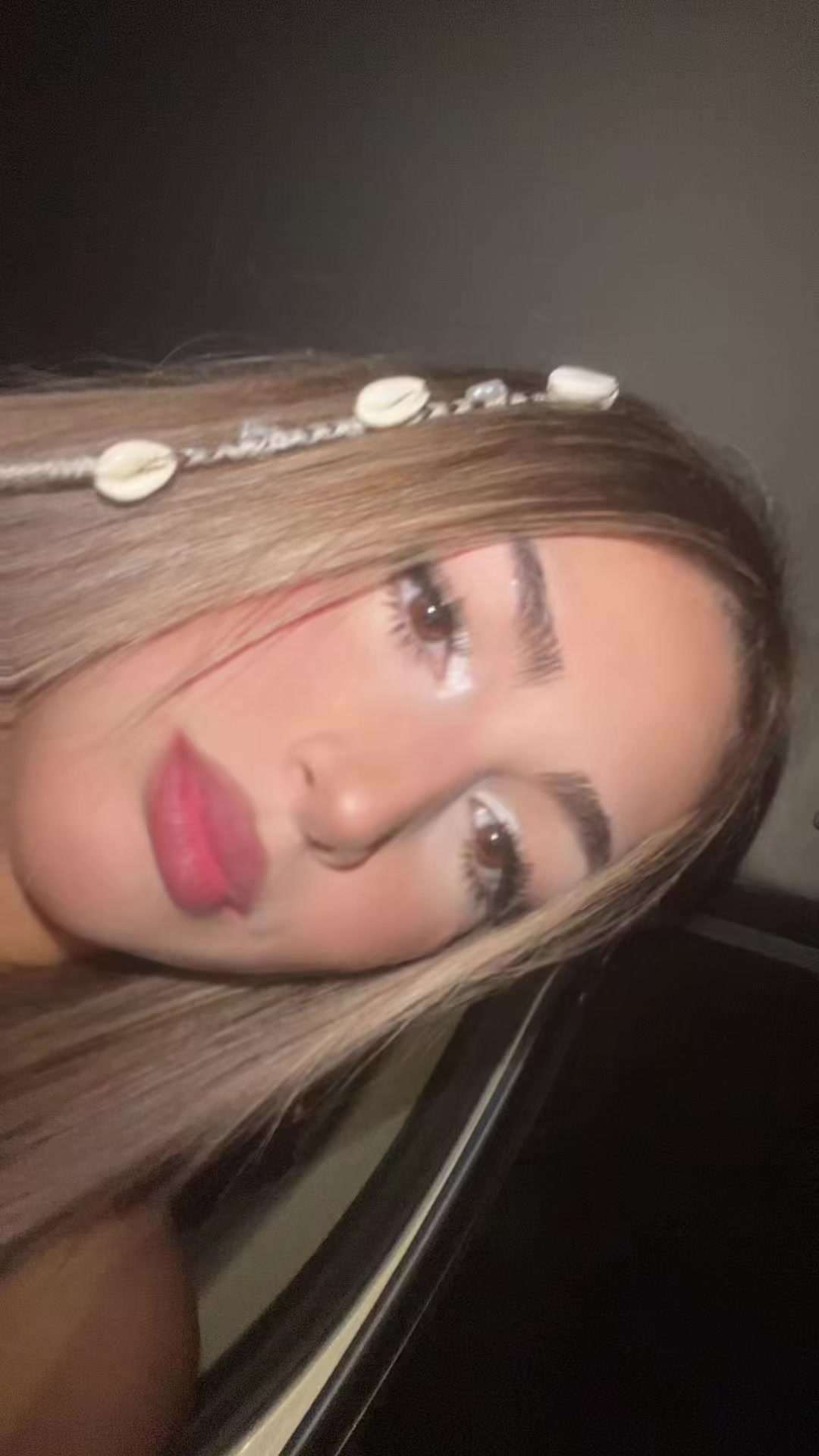 @Abril