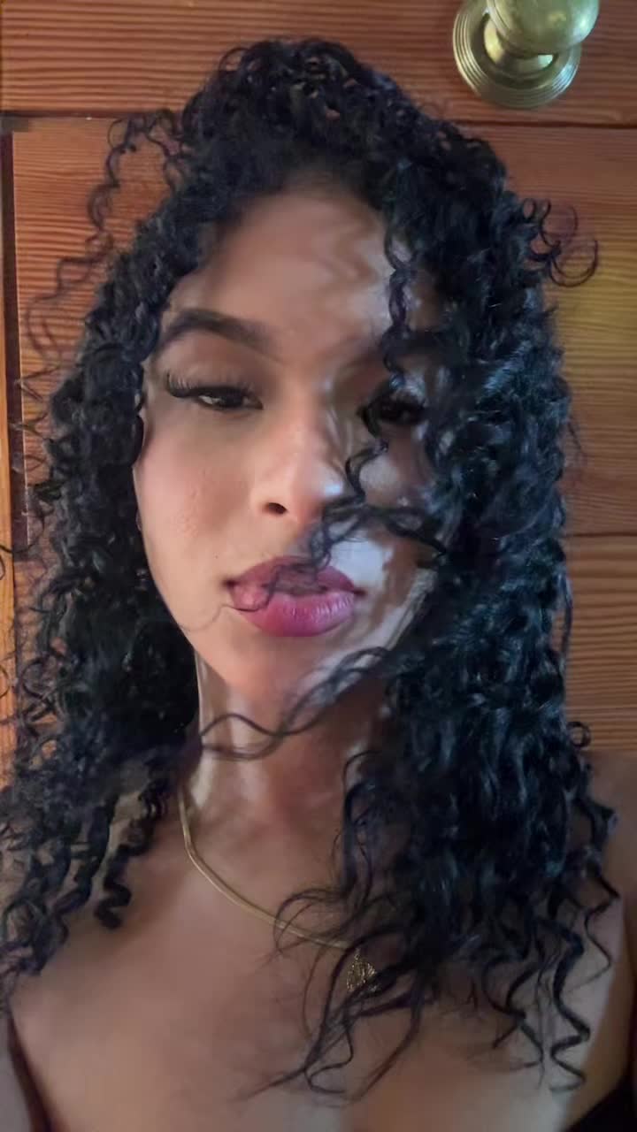 @Zurelys