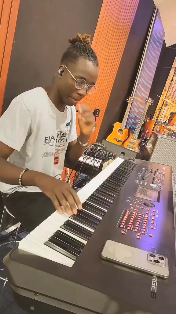 @Boni on the keyz
