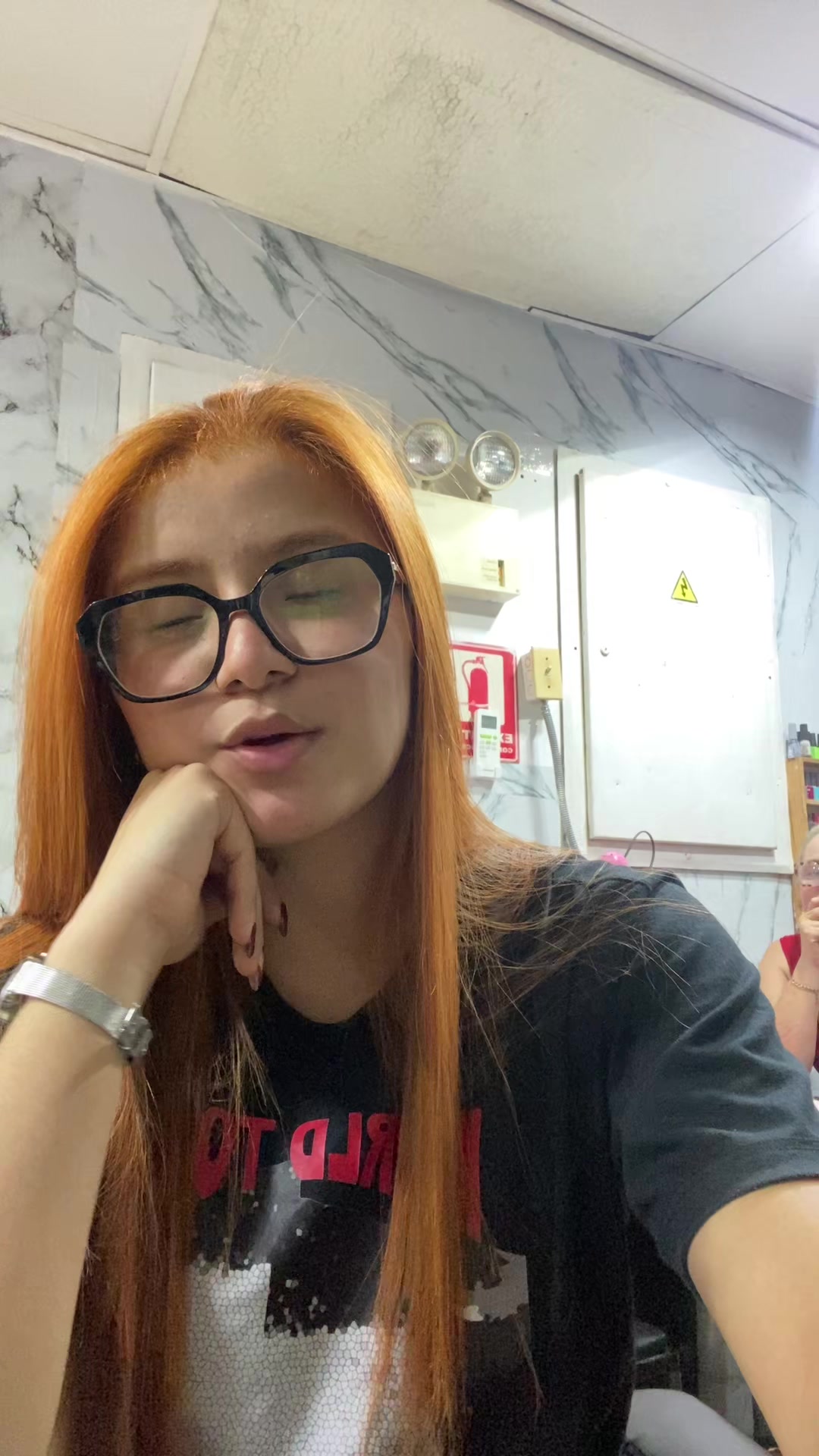 @โก