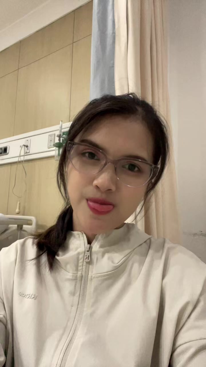 @adelf__