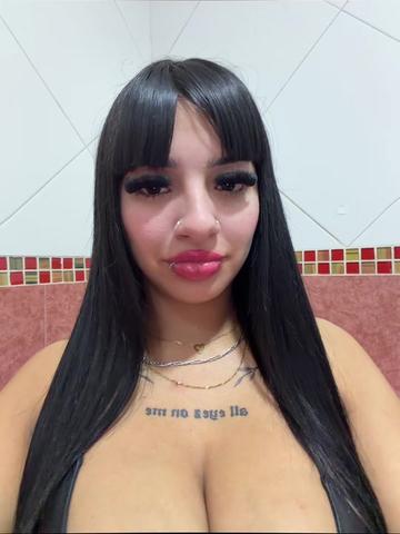 @Anaahii1