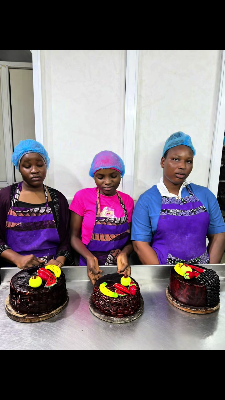 @mbs_cakes_pastries