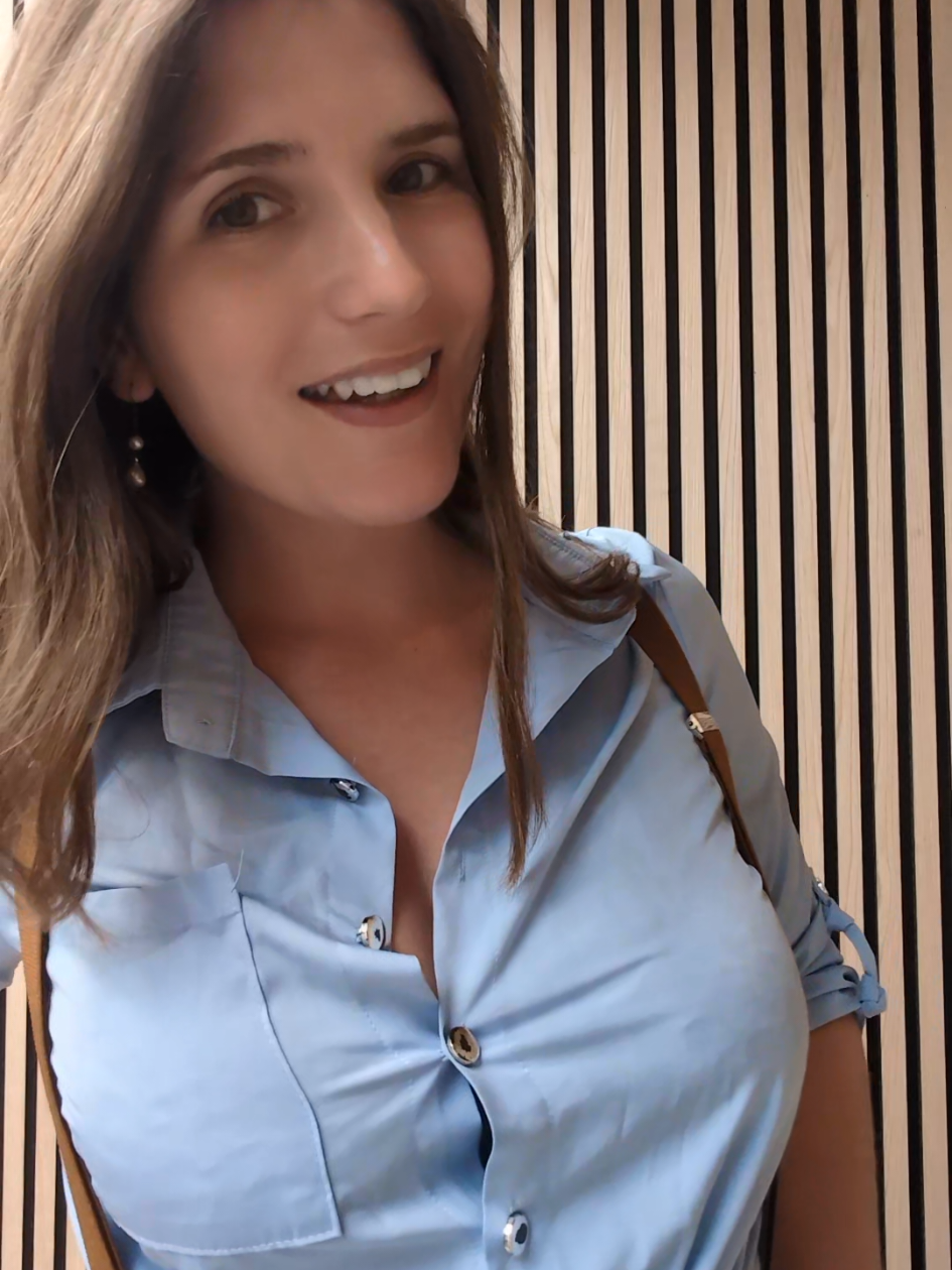 @justme-elena