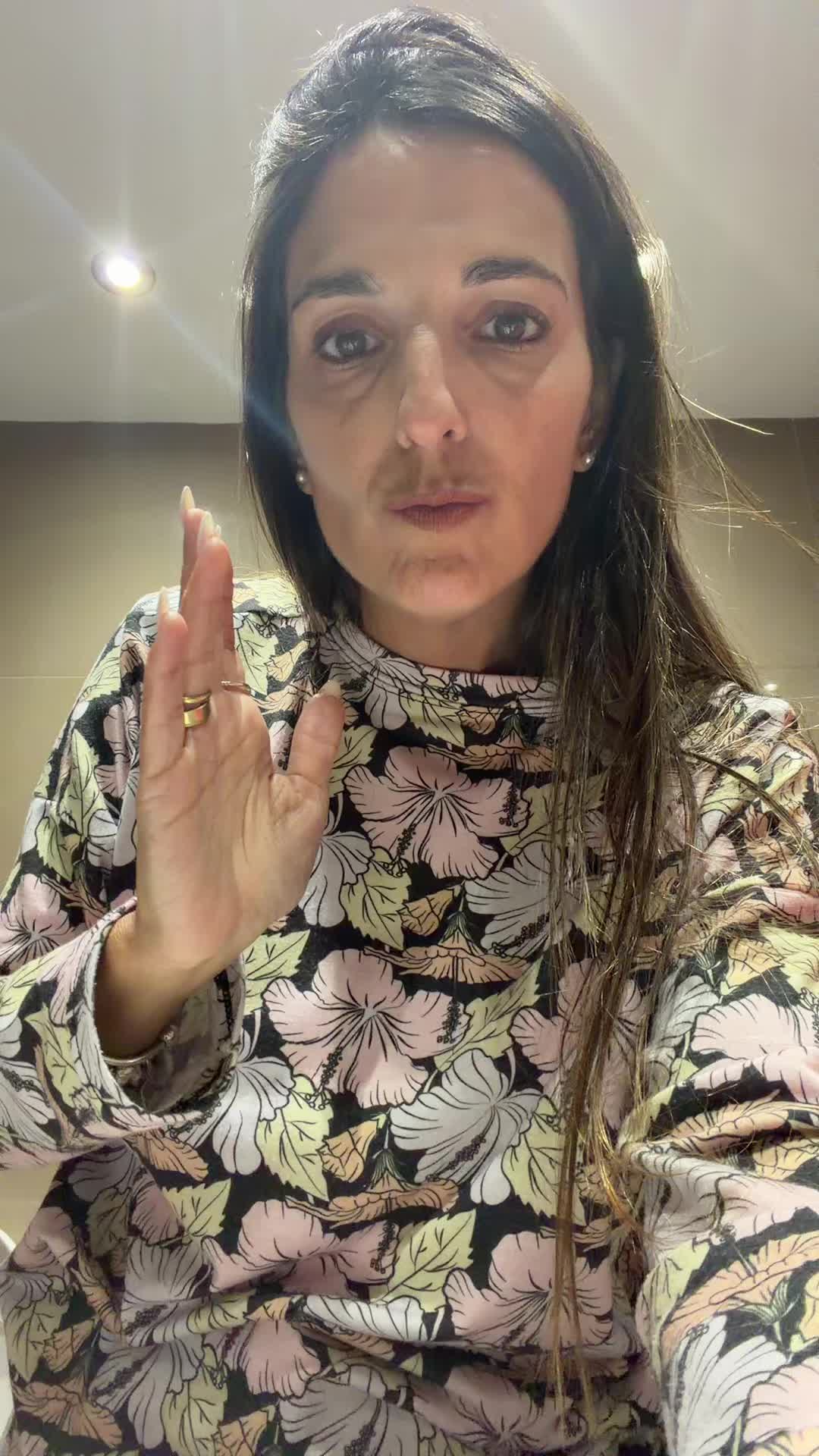 @LOREYTINA