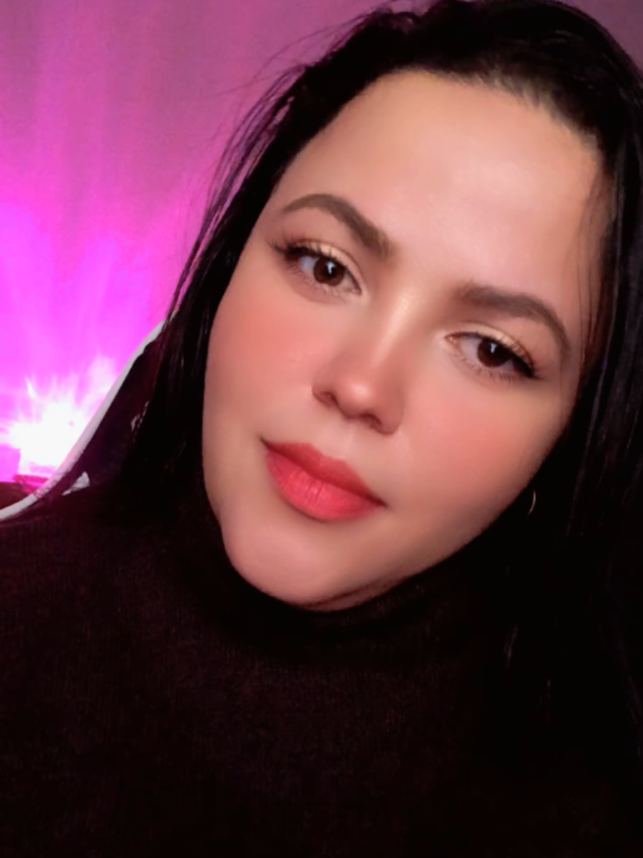 @👑Katlyn Bueno 🌼