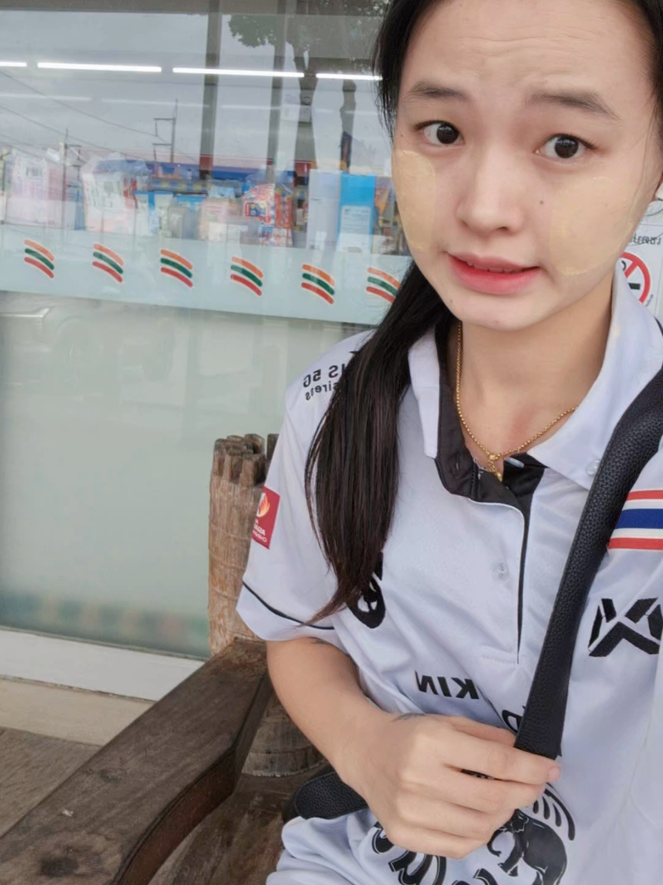 @Khin Gyi kyal