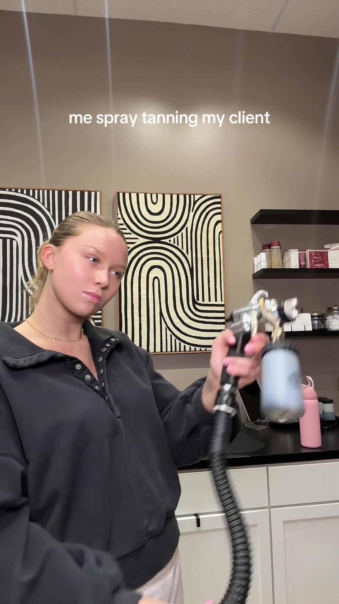 @PRESLEY | SPRAY TAN ARTIST